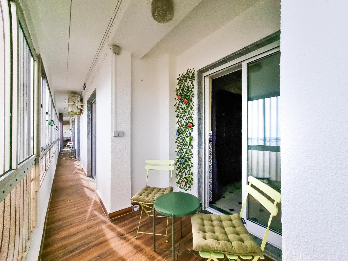 Flh Faro Family Flat With Balcony Appartement Buitenkant foto
